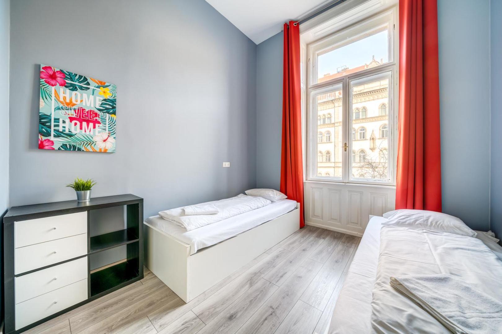 Downtown Delight - Erzsebet Blvd - 13 Ppl Apartment Budapest Exterior photo